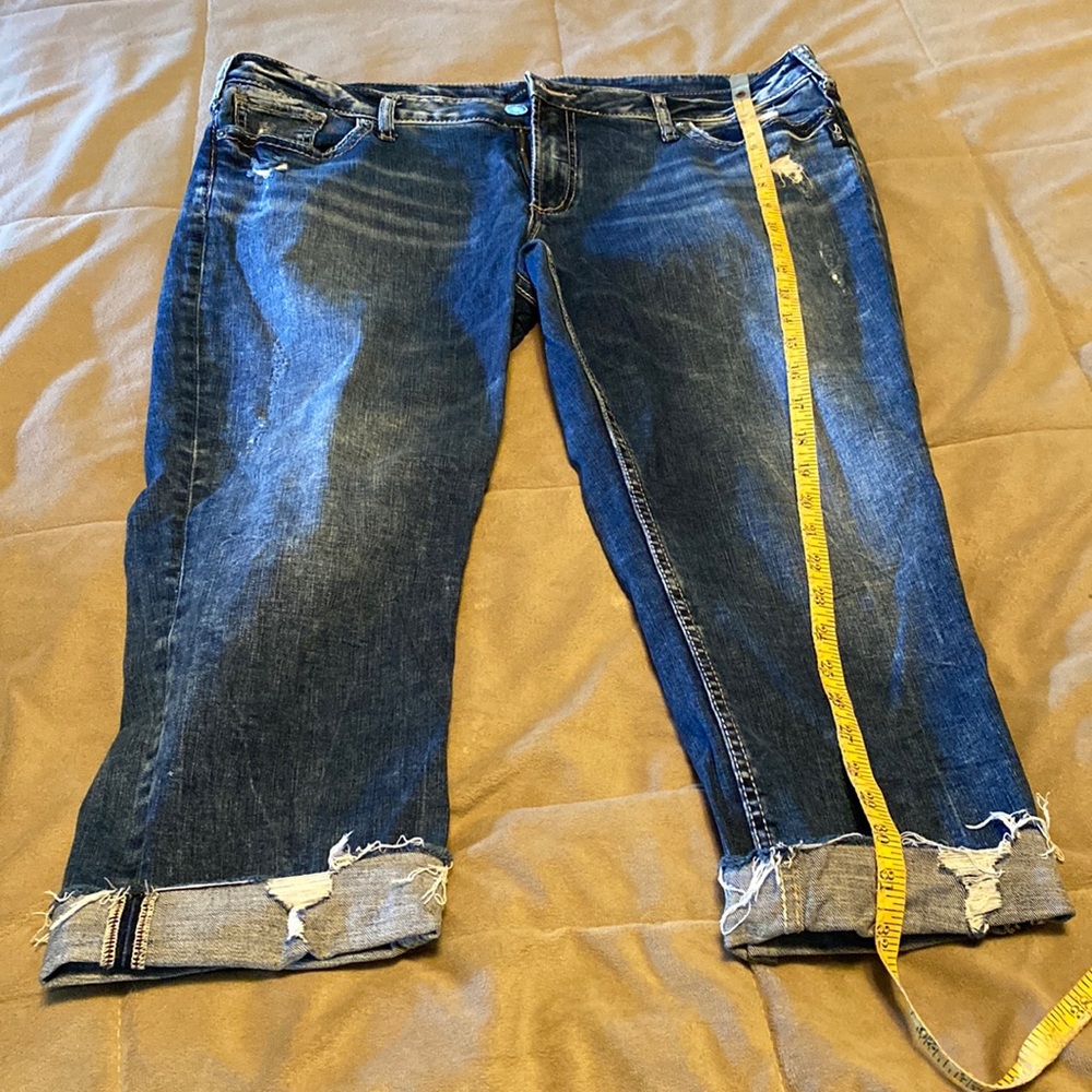 Silver Elyse Capri size 36 fits like an 18